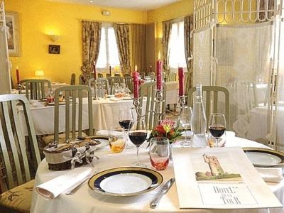 Logis De La Tour Hotel 2*