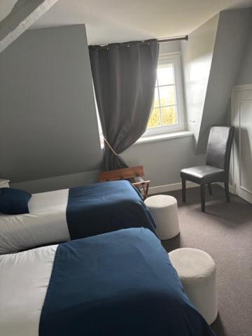 Hotel Logis De La Tour 2*