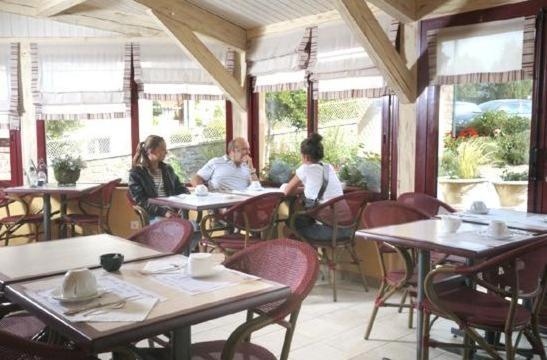 Logis De La Tour 2*