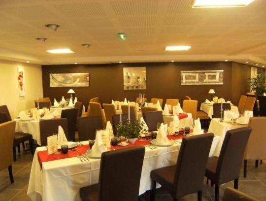 Logis De La Tour Hotel 2*
